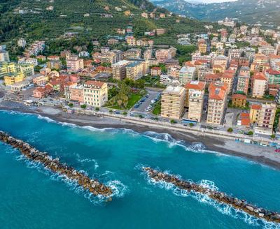 [CHIAVARI] In pieno centro e a due passi dal mare