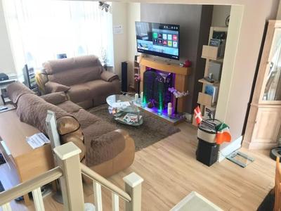 Private King En-Suite bedroom close to MediaCityUK/Old Trafford photo 2