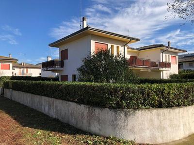 Comfortable Villa For Six People With Ac by Beahost Rentals