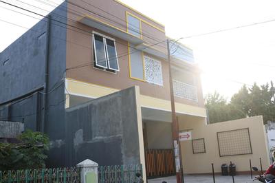 RedDoorz Syariah near Suncity Mall Madiun