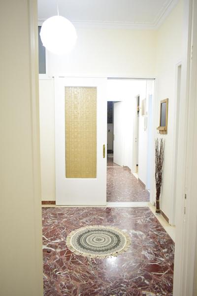 Antonia's 2bedroom with garden and private parking by MK