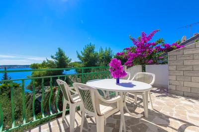 7 Olives Apartments