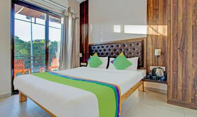 Hotel Green Woods 1 km from Main Market