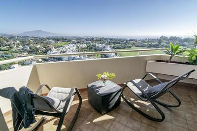 LL- 1 bedroom apt close to Laguna Village Estepona