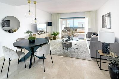 DJC- Modern 2 bedroom apartment close to beach