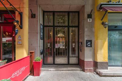 Music Academy Bedroom Suite Café Vian Apartman Kft