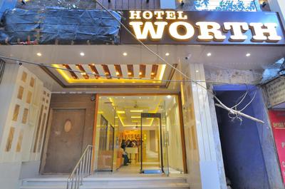 Hotel Worth - 1 Minute from Connaught Place & New Delhi Station