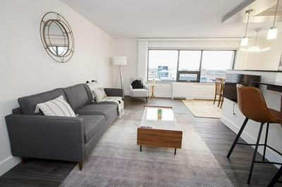 21st Floor Two bedroom downtown unit FREE parking