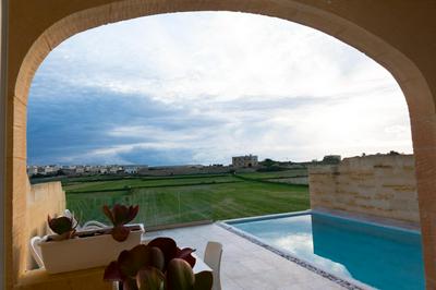 Inni Holiday Home with Infinity Pool
