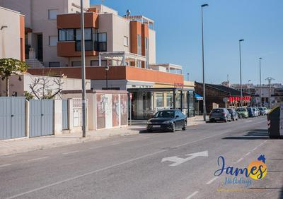 Sunny Townhouse Near Zenia & Pools EB4