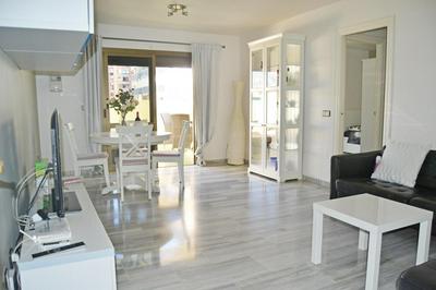 2 BEDROOM 2 BATHROOM APARTMENT in the heart of Fuengirola with big terrace and free parking space close to beach