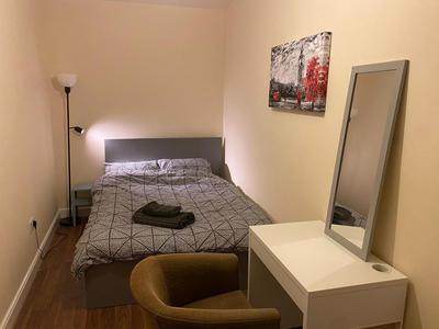 Cosy Ealing Homestay