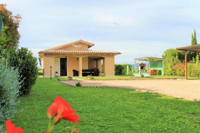 Welcoming House near Pescia Romana with Terrace