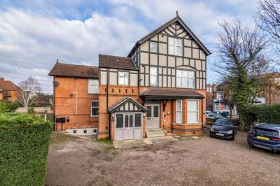 Cosy Apartment in West Bridgford, Close to Transport links and walking distance to Cricket and Football