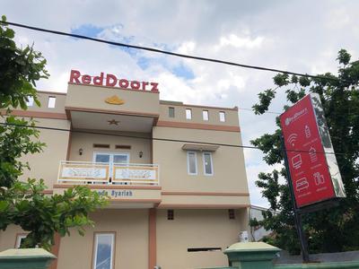 RedDoorz Syariah at Jalan Pangeran Antasari 4 Lampung