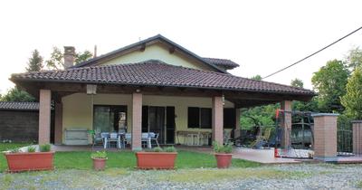 ALBA-ASTI-LANGHE Villa con vigna, patio e piscina