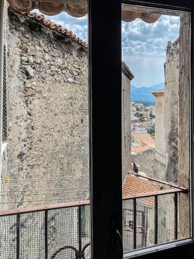 Entire House in Scalea's Historical Center