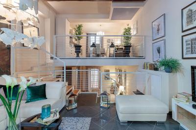 CASA EDA, Modern Contemporary Central Apartment inside the Walls of Lucca