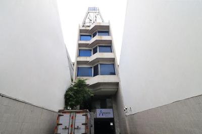 Urbanview Hotel P Residence Asemka