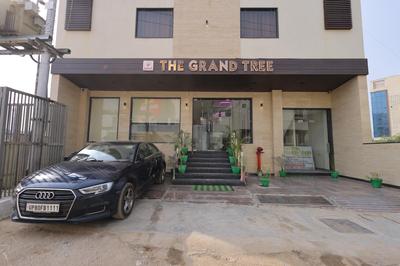 The Grand Tree Hotel