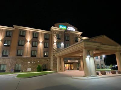 Spark by Hilton Glendive