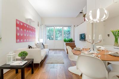 Casa Patricia, A homey luxury modern & quiet apartment with PARKING & garden within the walls