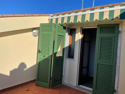 Confortevole camera matrimoniale a 500 mt dal mare