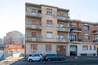 Mirafiori Balcony Apartment