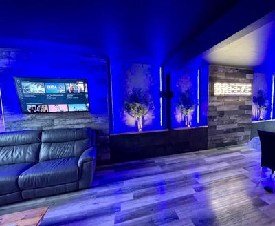 BREEZE SUITES - LUXURY GROUP ACCOM - SLEEPS 19