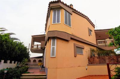 Villetta indipendente a due passi dal mare
