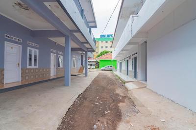 RedDoorz near Tugu Pramuka Cianjur