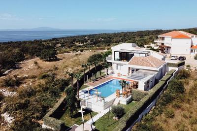 Villa Petra, Luxury Villa & Private Yacht Experience near Zrće Beach, Pag