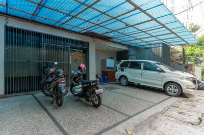 RedDoorz near Stasiun Juanda Jakarta
