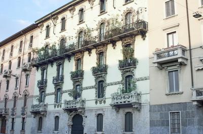 Liberty Two-Room Apartment in Porta Venezia