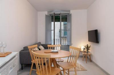 Flateli Cort Reial 10