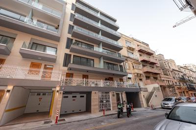 Luxury 2 bed apartment in the heart of St Julians