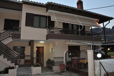 GUESTHOUSE BLOUTSOS ROOMS