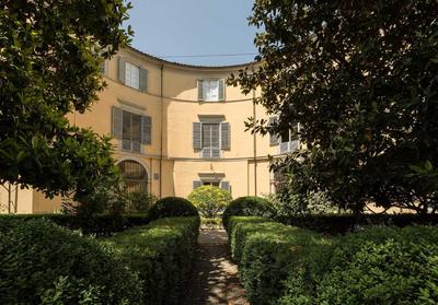 Casa Beatrice, an Apartment with Private Garden inside the Walls of Lucca