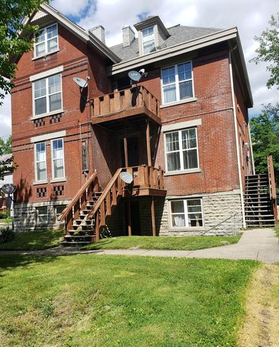 Modern Rustic split level with balcony