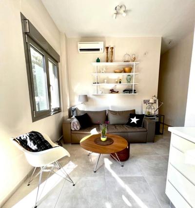Nikaia Metro House