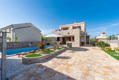 Villa Kirsten with heated pool, jacuzzi and sauna - by TA Leut Agency