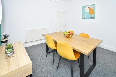 The Yellow Door by Avenew Management Serviced Accommodation