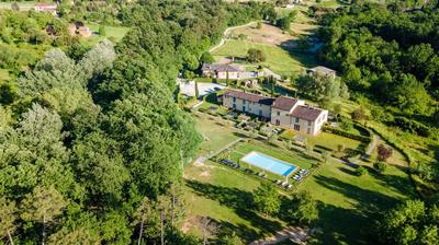 Villa Hilary,a Convenient Luxury 4 bedrooms Villa with Sharing Pool on the Hills by Lucca