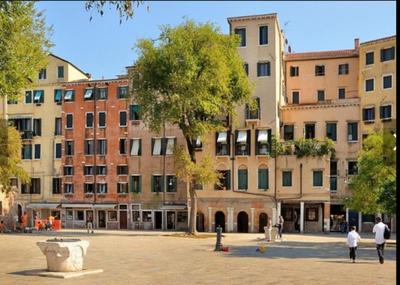 Historical Flat with private courtyard
