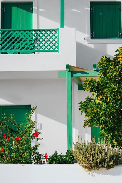 Aelia Apartments & Suites