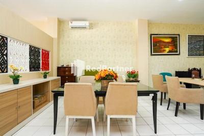 Hotel O Surabaya near Surabaya Town Square formerly Kupang Gunung Residence