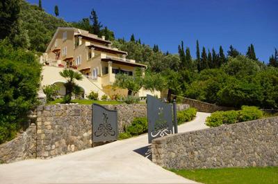 Natalia Loft Apartment C with panoramic sea views of Agios Gordios bay