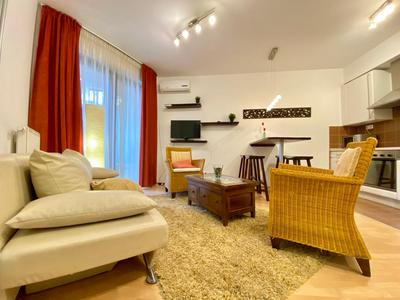Downtown Vibe-King Apartments