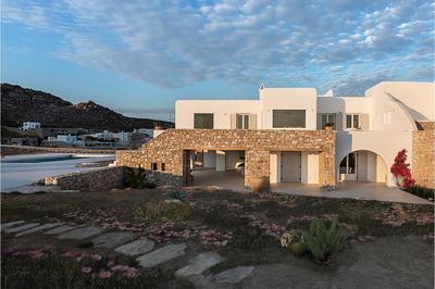 Mesmerizing 5bed Villa with Pool in Kanalia