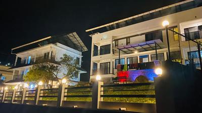 Hill Monk - Whispering Mist